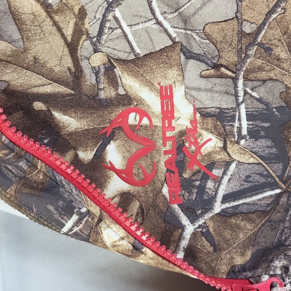 Realtree Half Zip - Picture 2 of 7